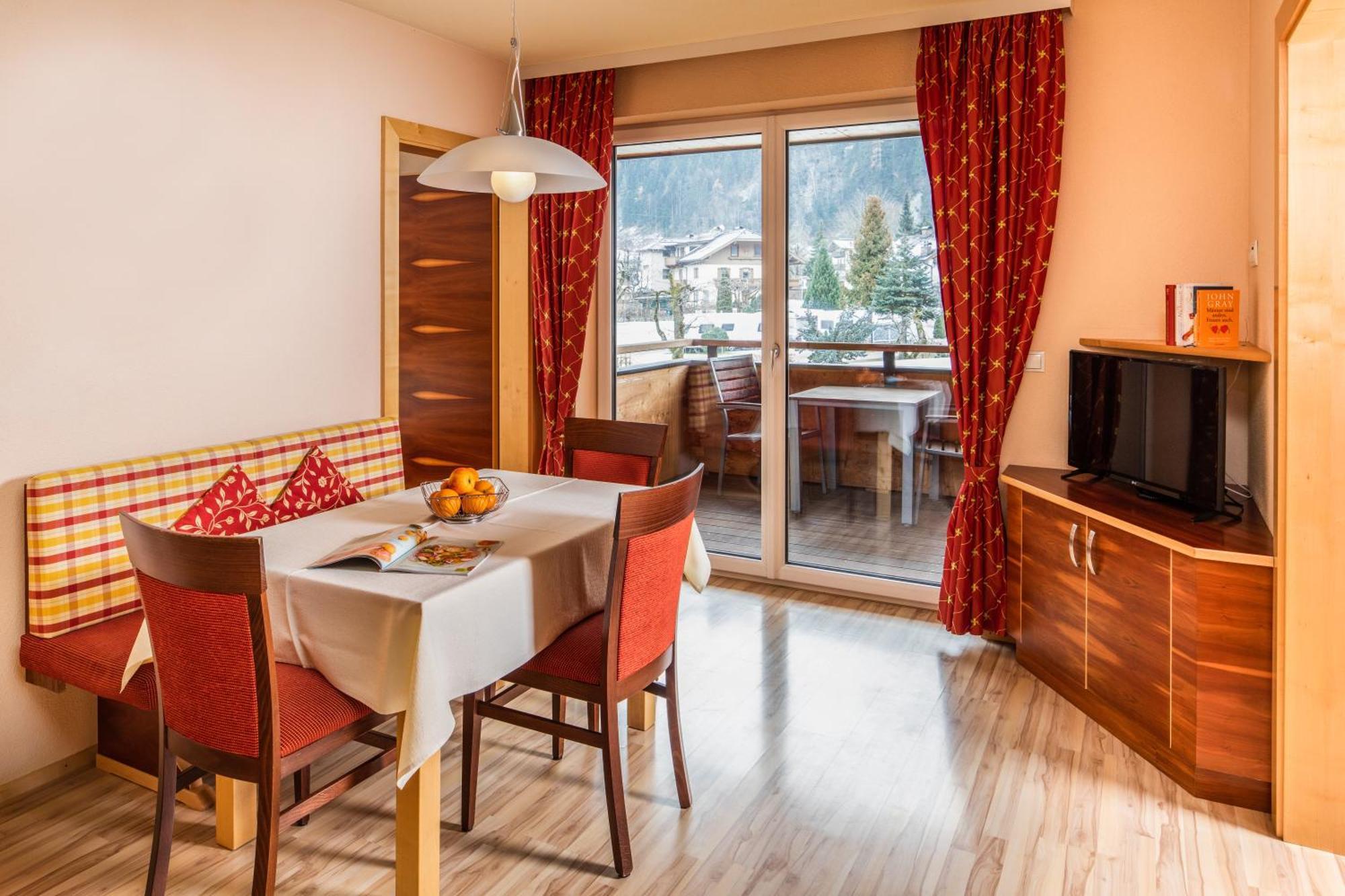 Apparthaus & Chalets Hofer Zell am Ziller Bagian luar foto