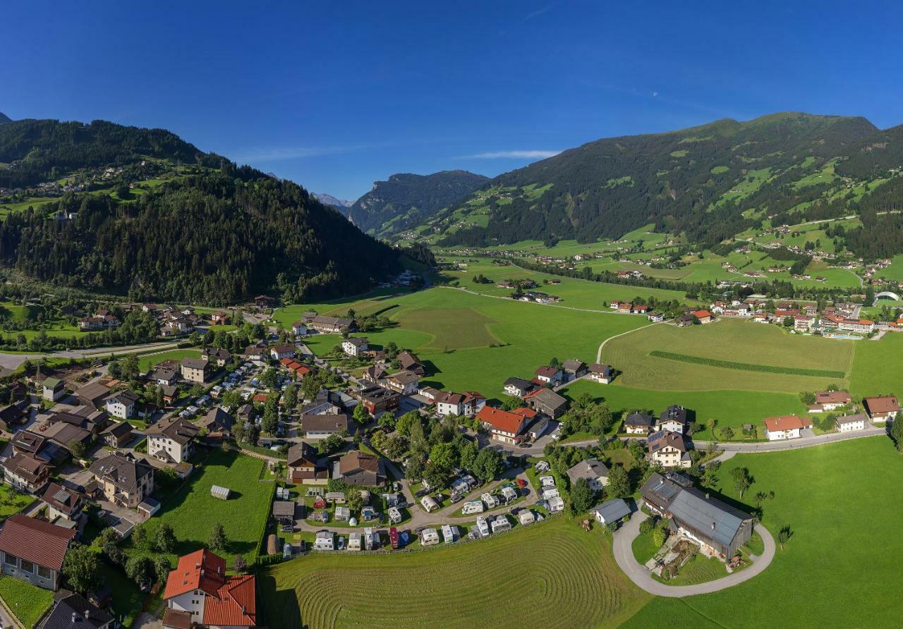 Apparthaus & Chalets Hofer Zell am Ziller Bagian luar foto